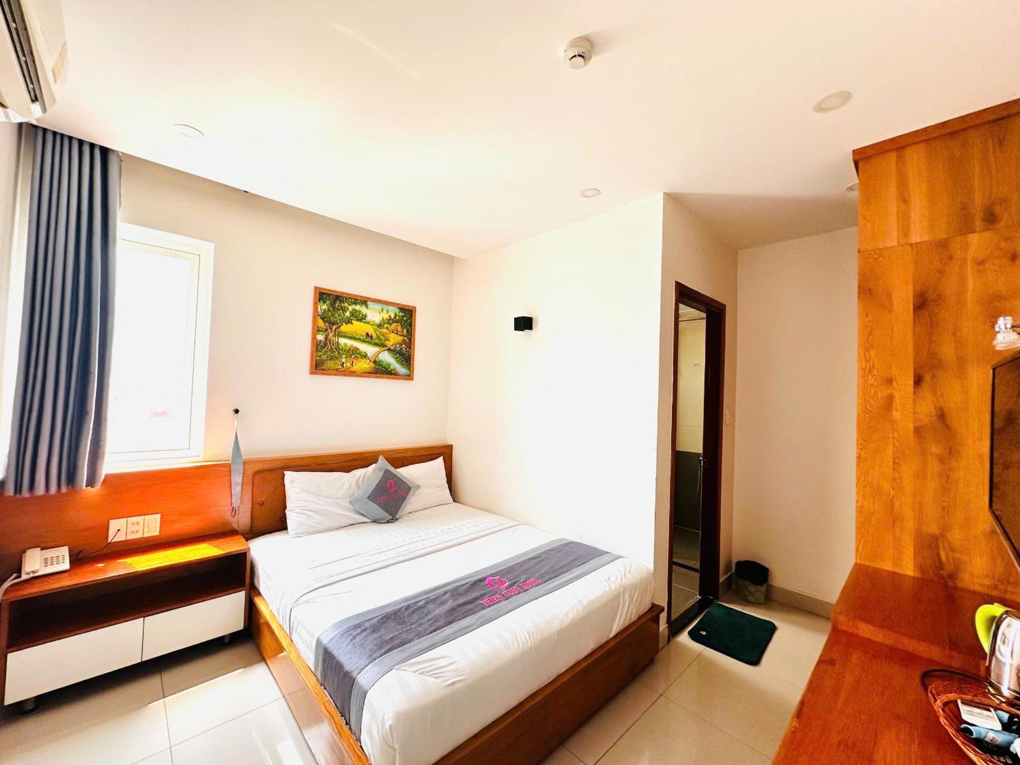 Hotel Khach San Thien Cung Ho Chi Minh City